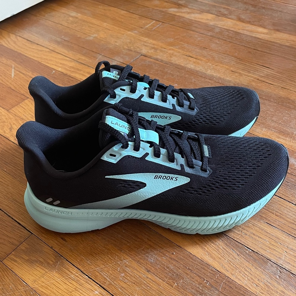 Brooks Women’s Launch 8
